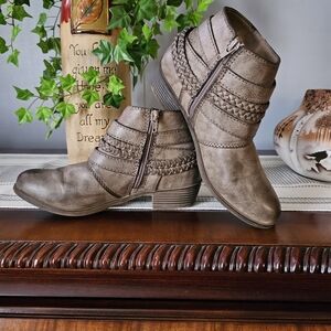 Sugar Braided Ankle Booties - Taupe. Size 7.5